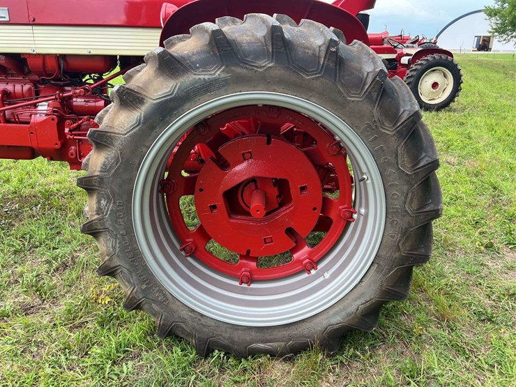 farmall-560-diesel-image-67
