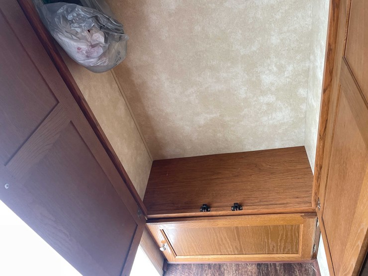 #1976-•-2012-coachman-camper-(no-title)-image-71