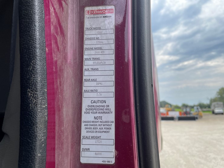 2013-kenworth-t700-image-64