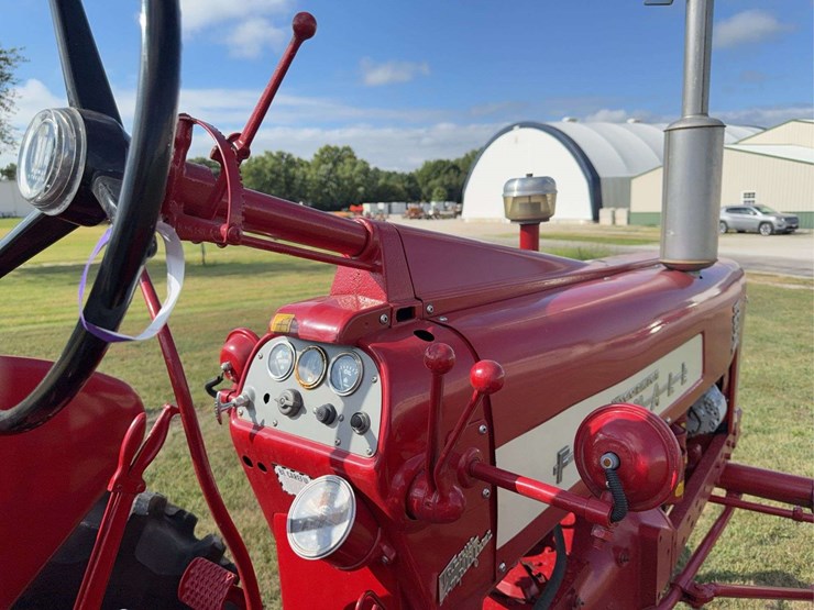 farmall-350-diesel-high-crop-image-43
