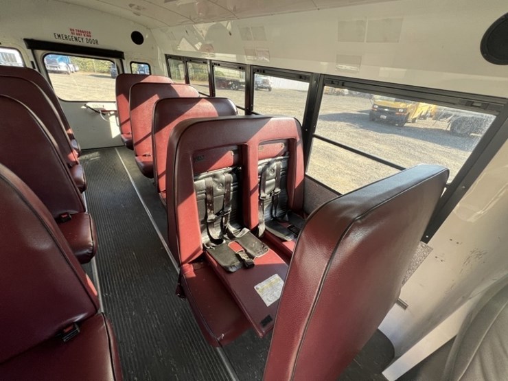 2009-chevrolet-express-school-bus-image-31