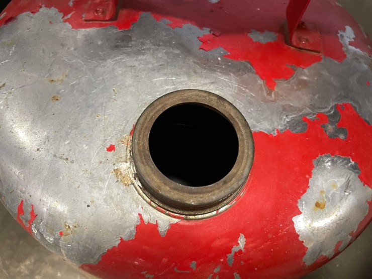 #5523-•-2.5-gallon-metal-gas-can-(cw)-image-7