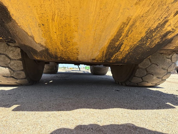 2018-deere-844k-image-68