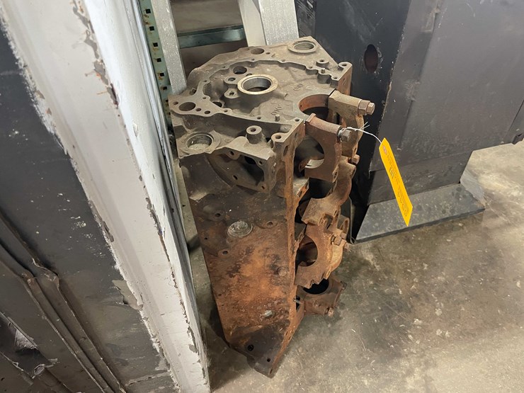 #5544-•-chevy-350-engine-block-(cw)-image-2