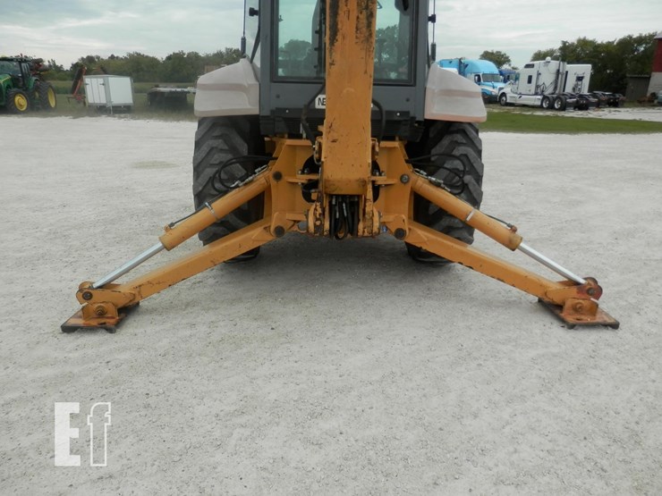 new-holland-555e-image-24
