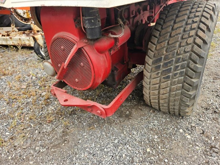 #2036-•-gravely-810-garden-tractor-image-18