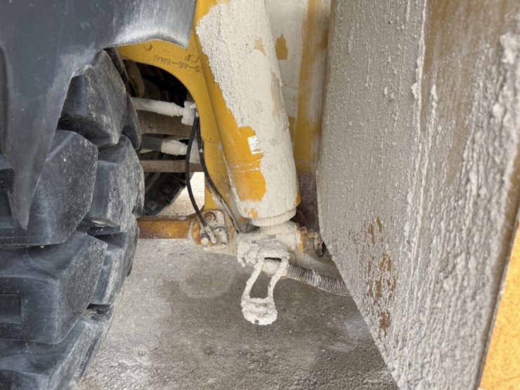 komatsu-hd465-5-image-111