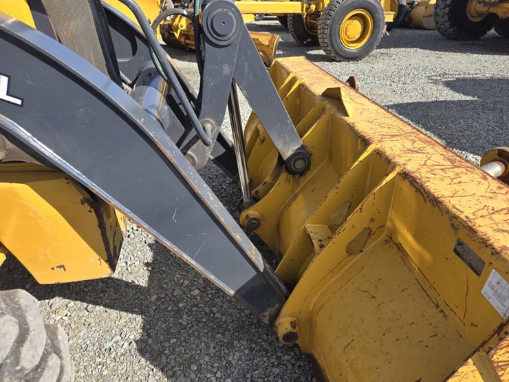 2015-deere-310sl-hl-image-19