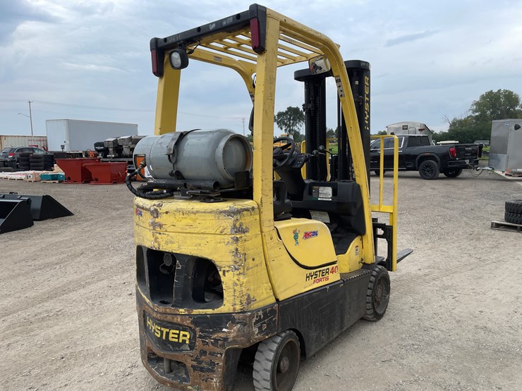 #1036-•-hyster-40-3,750lb-lp-forklift-image-5