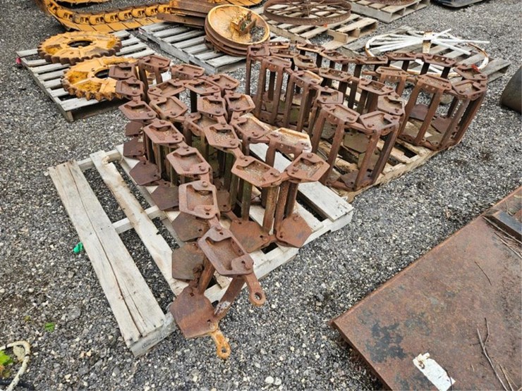 #2039-•-grouser-12"-steel-skid-steer-tracks-image-6