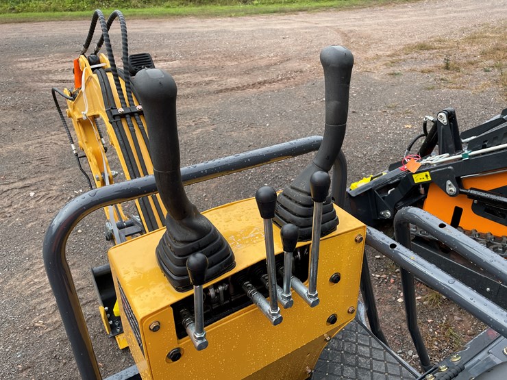 #8159-•-unused-hydraulic-mini-excavator-image-13
