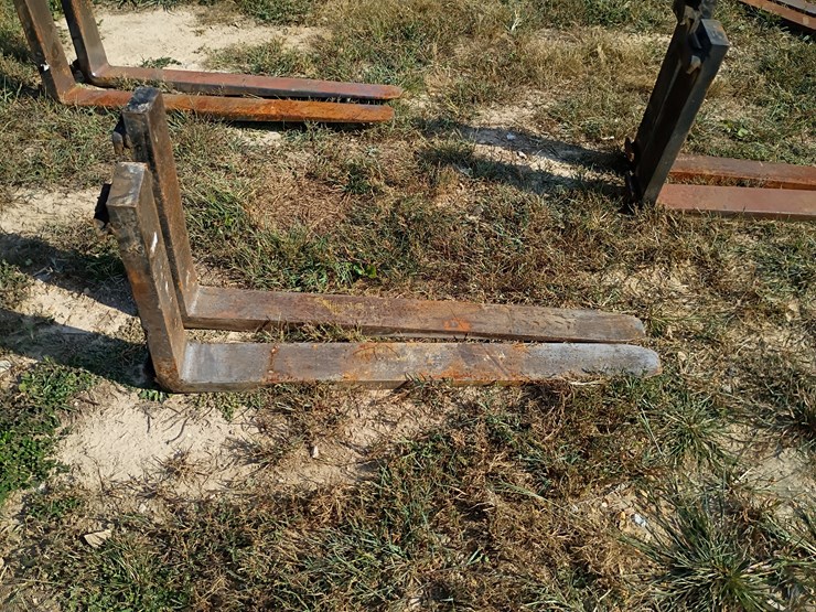 #104-•-set-of-42"-pallet-forks-image-4