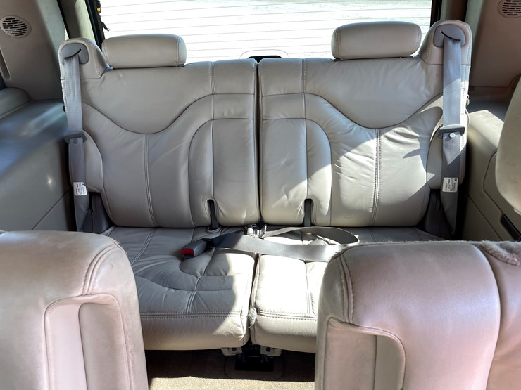 #1020-•-2005-chevy-tahoe-4x4-suv-(has-wi-title)-image-31