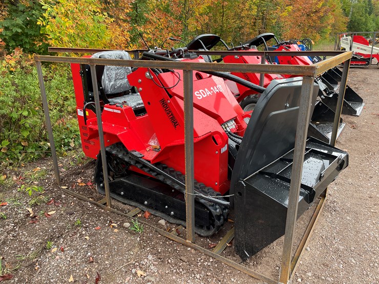 #8168-•-agt-crawler-loader-image-3