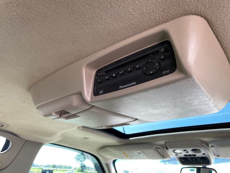 #1020-•-2005-chevy-tahoe-4x4-suv-(has-wi-title)-image-34