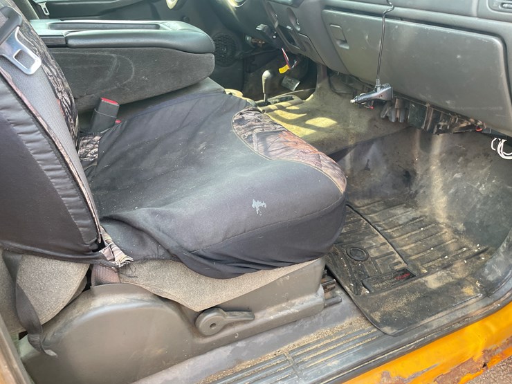 #1007-•-2004-chevy-2500-hd-(has-wi-title)-image-57