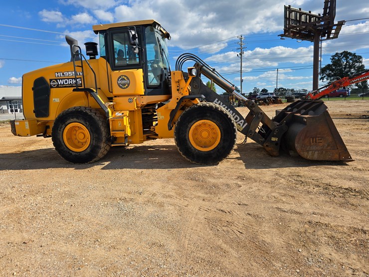 2019-hyundai-hl955tm-image-32