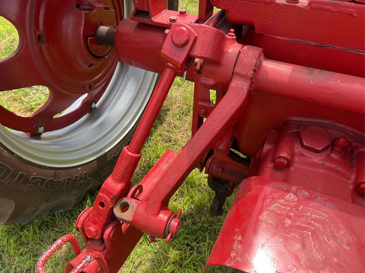 farmall-560-image-47
