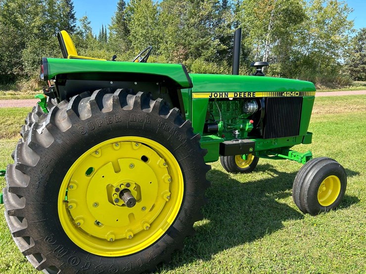 john-deere-4240-image-23