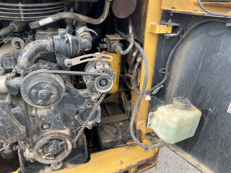 2002-caterpillar-257-image-9