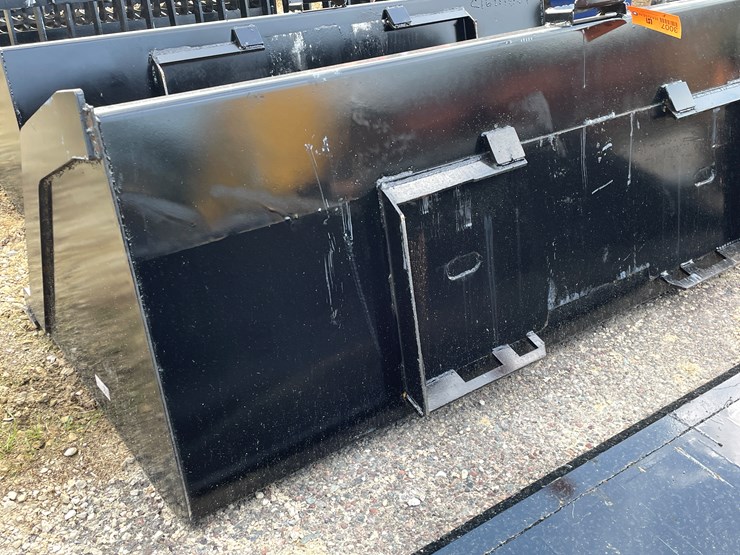 #3007-•-skid-steer-7'-dirt-bucket-image-4