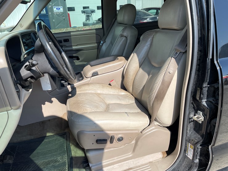 #1020-•-2005-chevy-tahoe-4x4-suv-(has-wi-title)-image-42