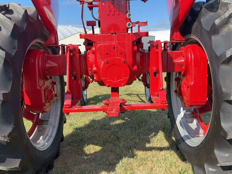 farmall-350-diesel-high-crop-image-34