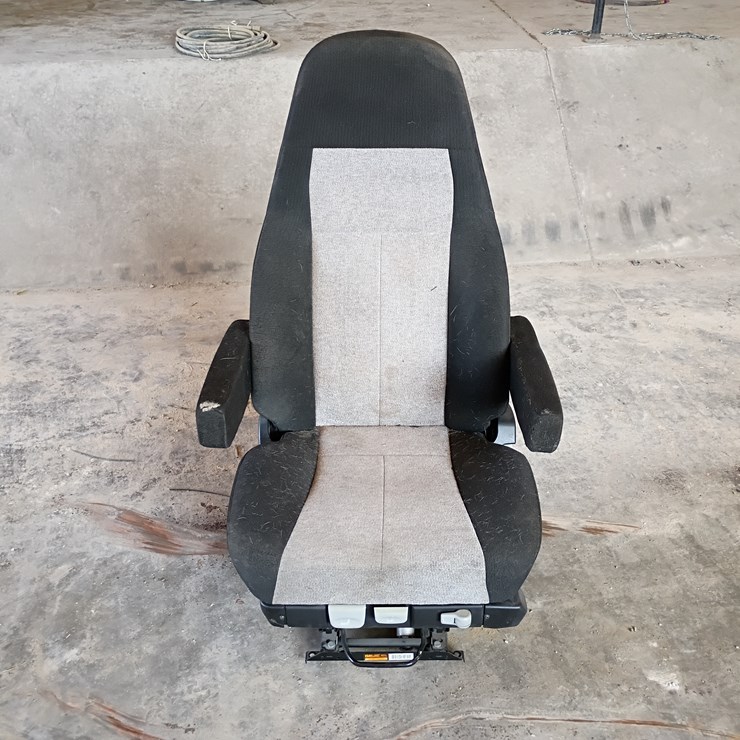#205 • Air-Ride Seat