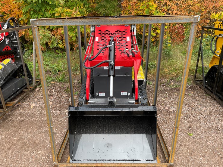 #8172-•-agt-compact-track-loader-image-2