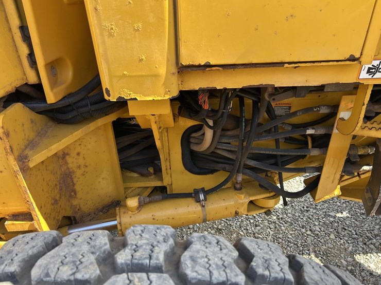 2001-deere-772ch-image-74
