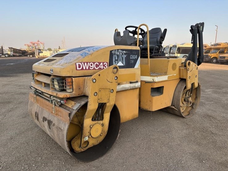 caterpillar-cb34-image-1