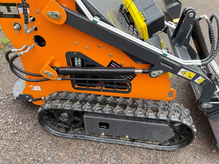 #8158-•-land-hero-mini-skid-steer-loader-image-14
