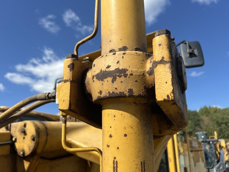 deere-770bh-image-40