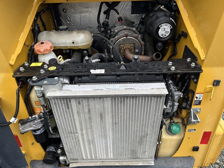 deere-318g-image-28