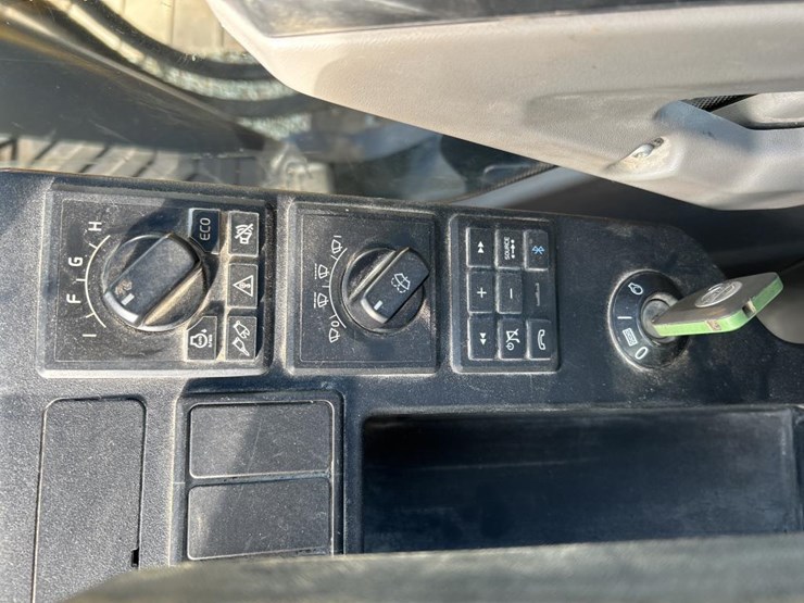 2020-volvo-ecr355e-image-79