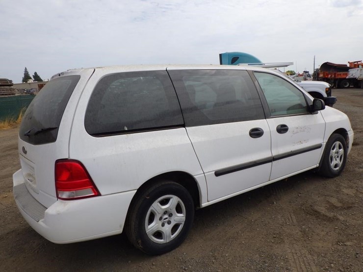 2004-ford-freestar-image-3