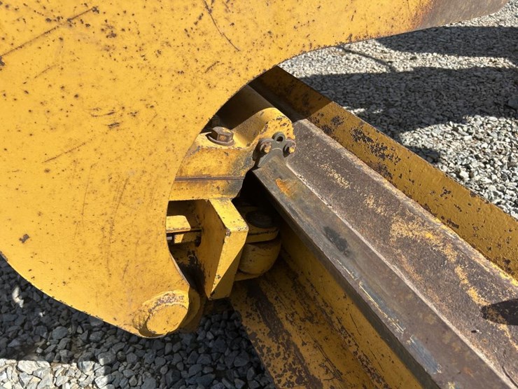 deere-770bh-image-35