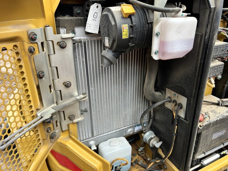 #1034-•-2023-caterpillar-302.7-cr-mini-excavator-image-55
