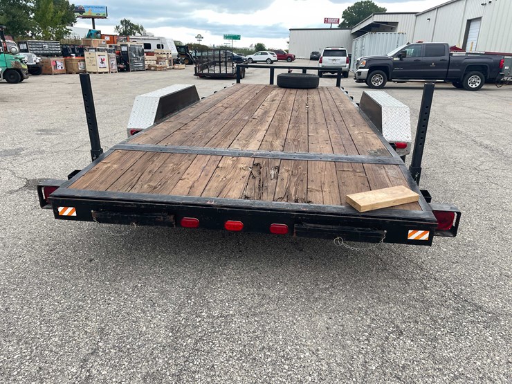 #1977-•-20'-tandem-axle-trailer-(has-wi-title)-image-6