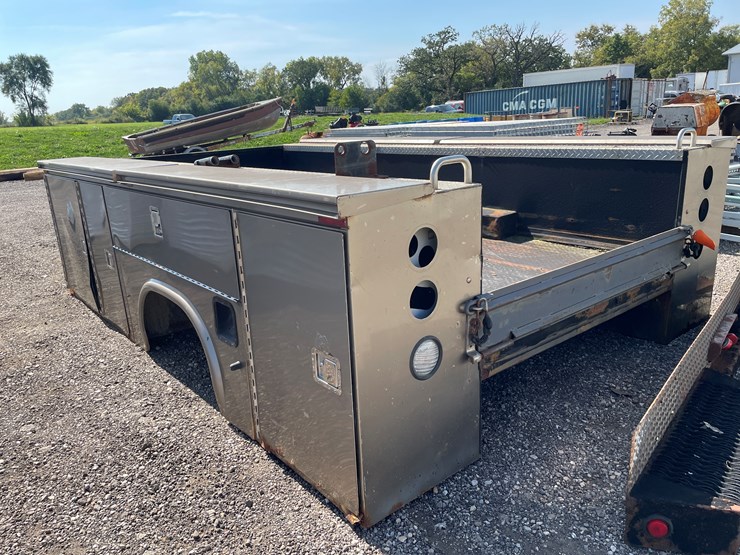 #6449-•-10'-utility-truck-box-image-10