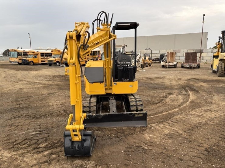 komatsu-pc28uu-image-6