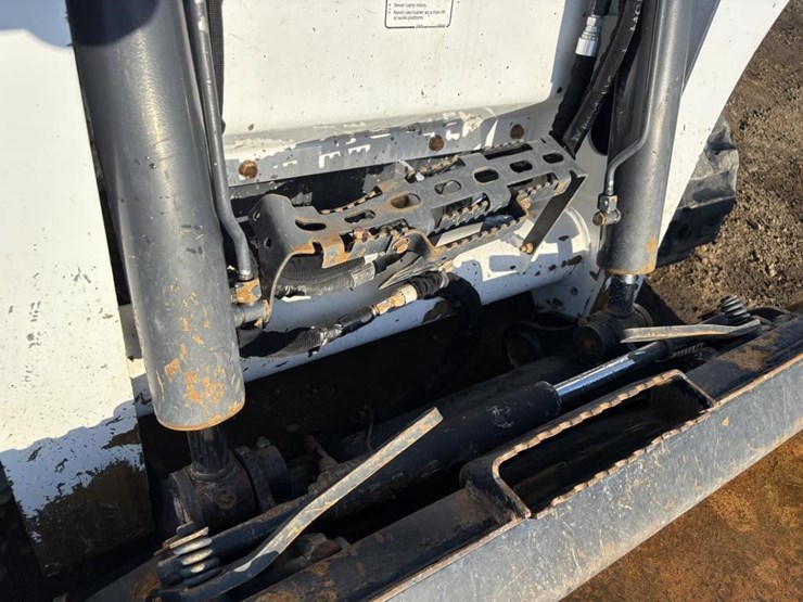 2021-bobcat-t770-image-12
