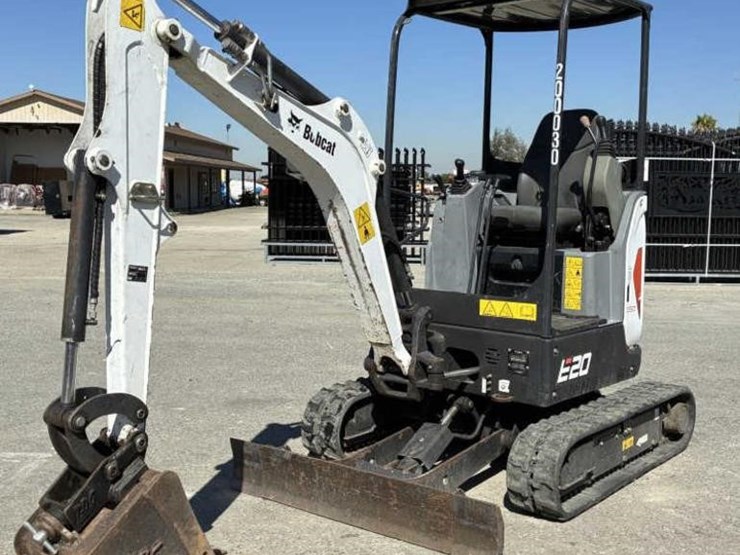 2020-bobcat-e20-image-1
