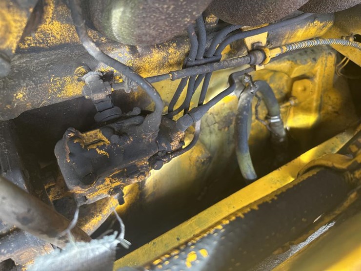 john-deere-300-image-29