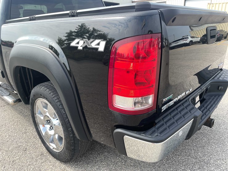 #1966-•-2011-gmc-sierra-(has-wi-title)-(of)-image-29