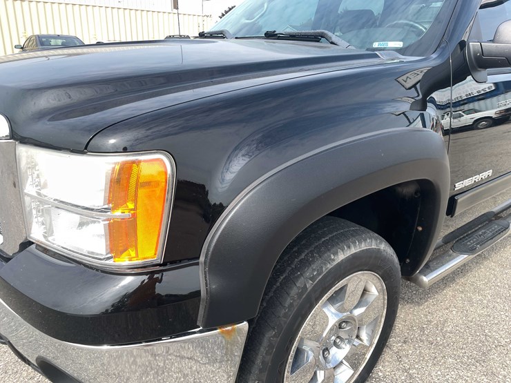 #1966-•-2011-gmc-sierra-(has-wi-title)-(of)-image-36