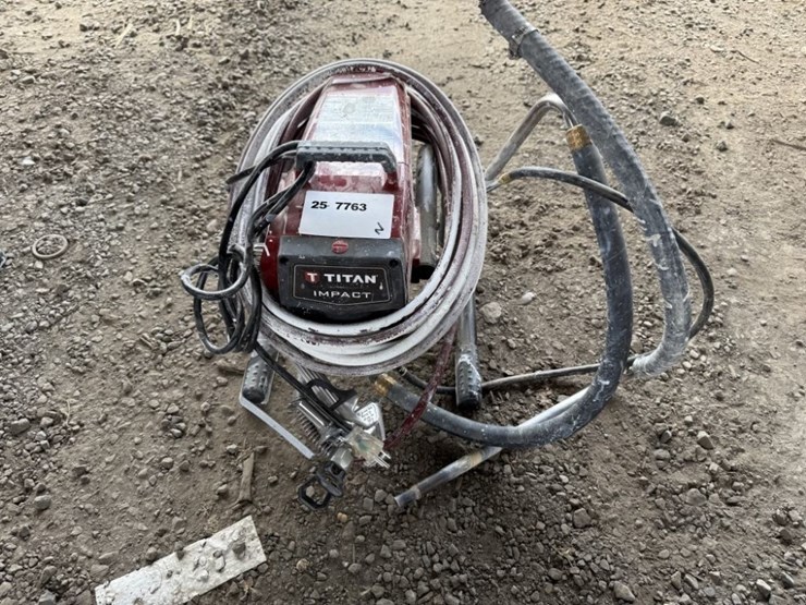 titan-440-airless-paint-sprayer-image-2