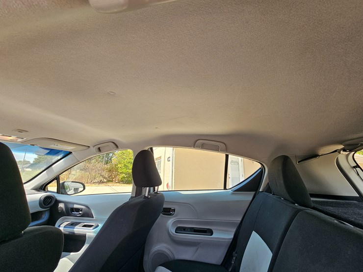 #16993-•-2012-toyota-prius-c-passenger-car-image-43