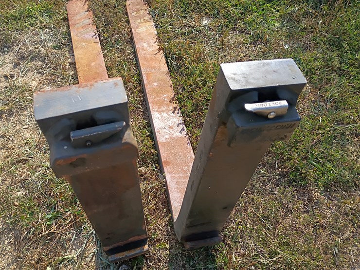 #105-•-set-of-42"-pallet-forks-image-9