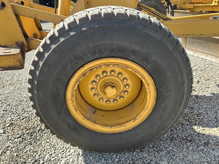 deere-770bh-image-116